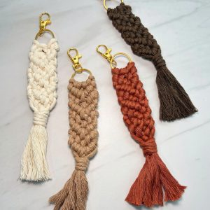 LLAVERO DE MACRAME